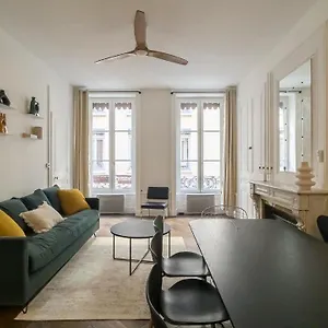https://nocnoc-le-rayonnant.hotels-rhonealpes.com